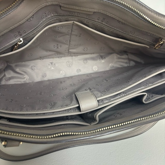 Tory Burch Emerson Large Tote - Picture 9 of 12